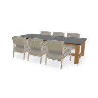 Rechthoekige granieten Nero Assoluto low-dining tafel Serra Guariuba met Julia low dining stoelen