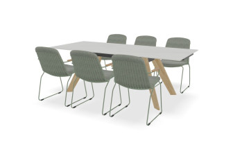 Tafel Dekton Rem, onderstel Montana teak en Veneto stoelen